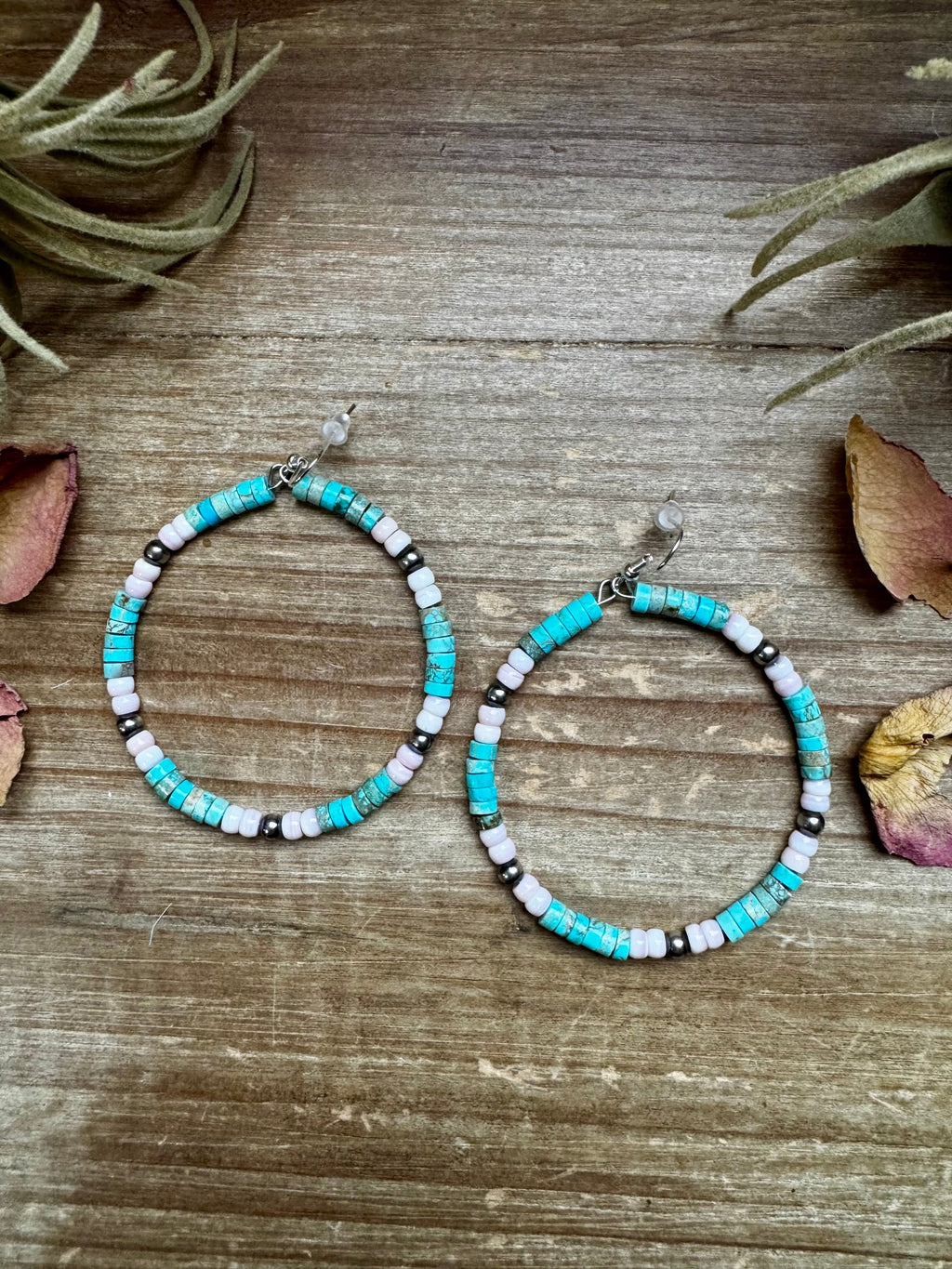 Turquoise Variscite & Pink Conch Hoop Earrings –  Exclusive Bijoux FAB Design