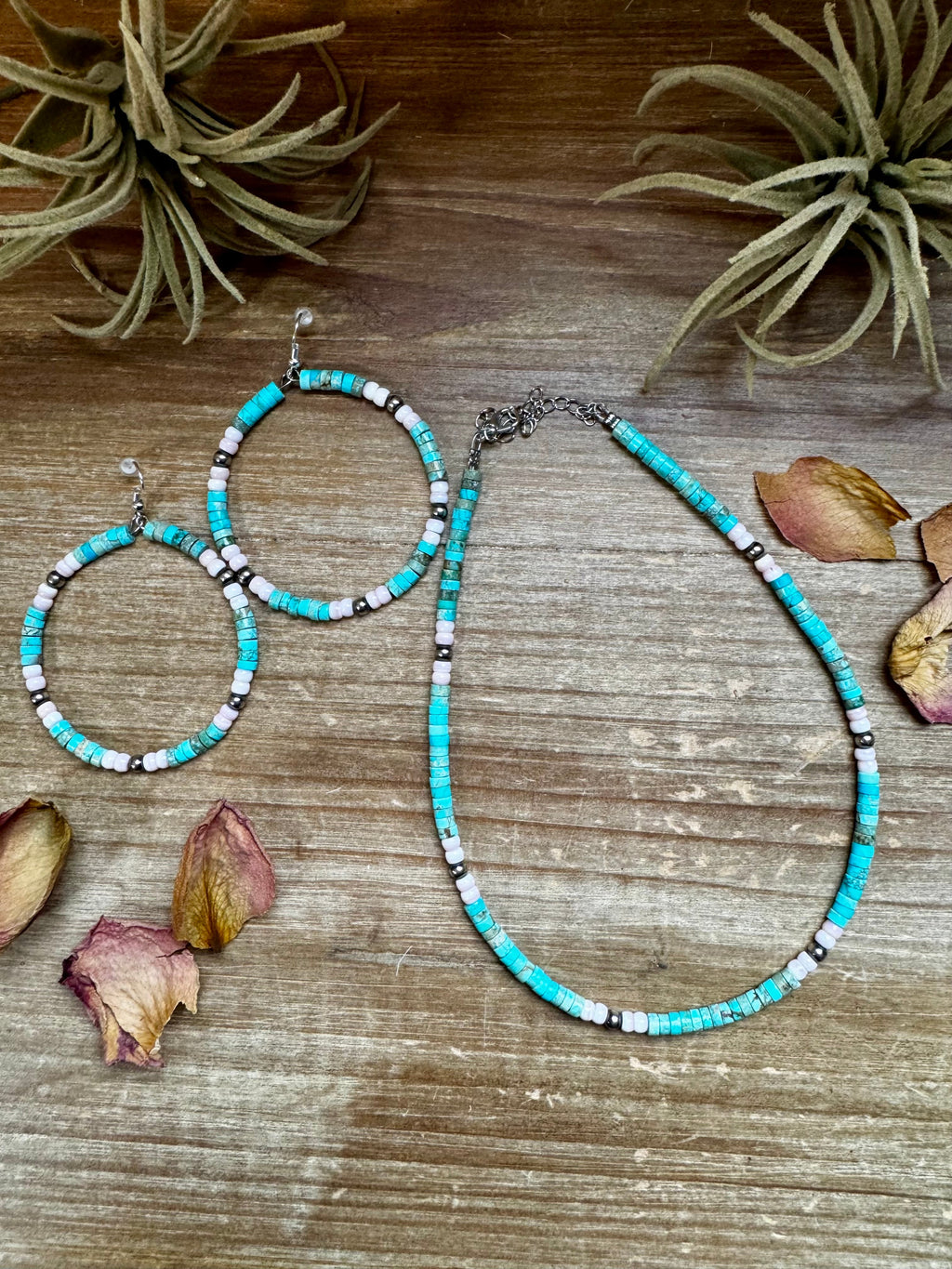 Turquoise Variscite & Pink Conch Choker – Exclusive Bijoux FAB Design
